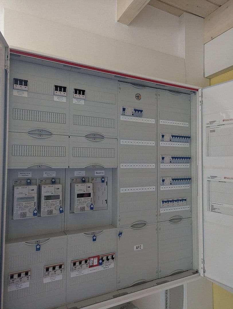 Predaj domu 230 m², pozemek 3.200 m², Hude (Oldenburg), Dolné Sasko Predaj domu 230 m², pozemek 3.200 m², Hude (Oldenburg), Dolné Sasko