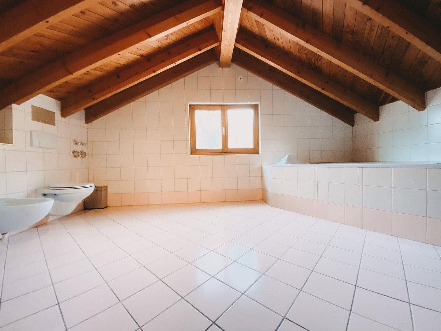 Prenájom bytu 4-izbový 142 m², Bad Liebenzell, Bádensko-Wurttembersko Prenájom bytu 4-izbový 142 m², Bad Liebenzell, Bádensko-Wurttembersko