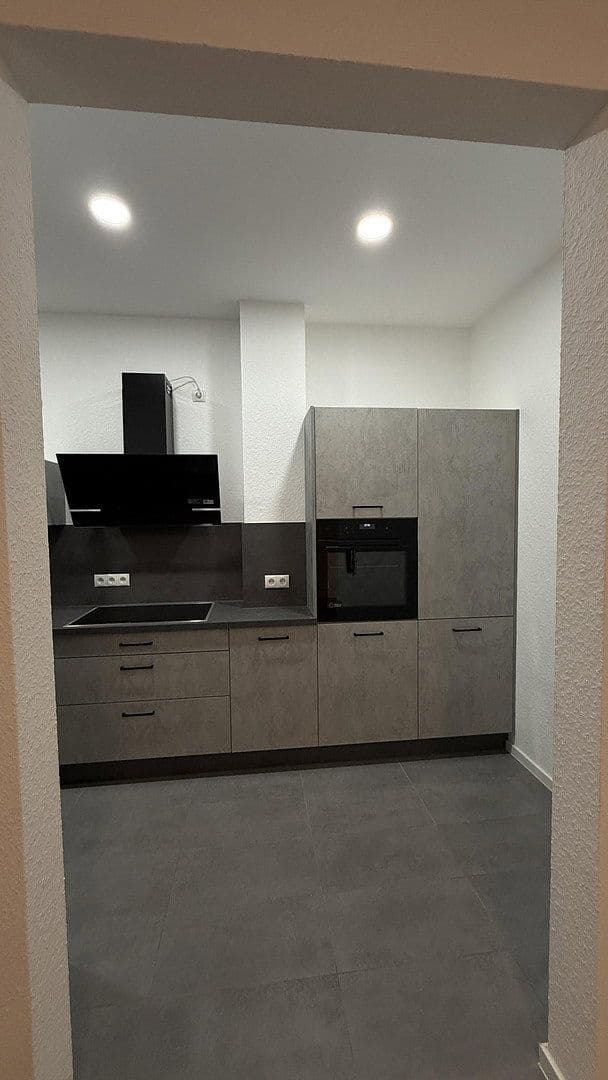 Prenájom bytu 5-izbový 117 m², Andernach, Porýnie-Falcko Prenájom bytu 5-izbový 117 m², Andernach, Porýnie-Falcko