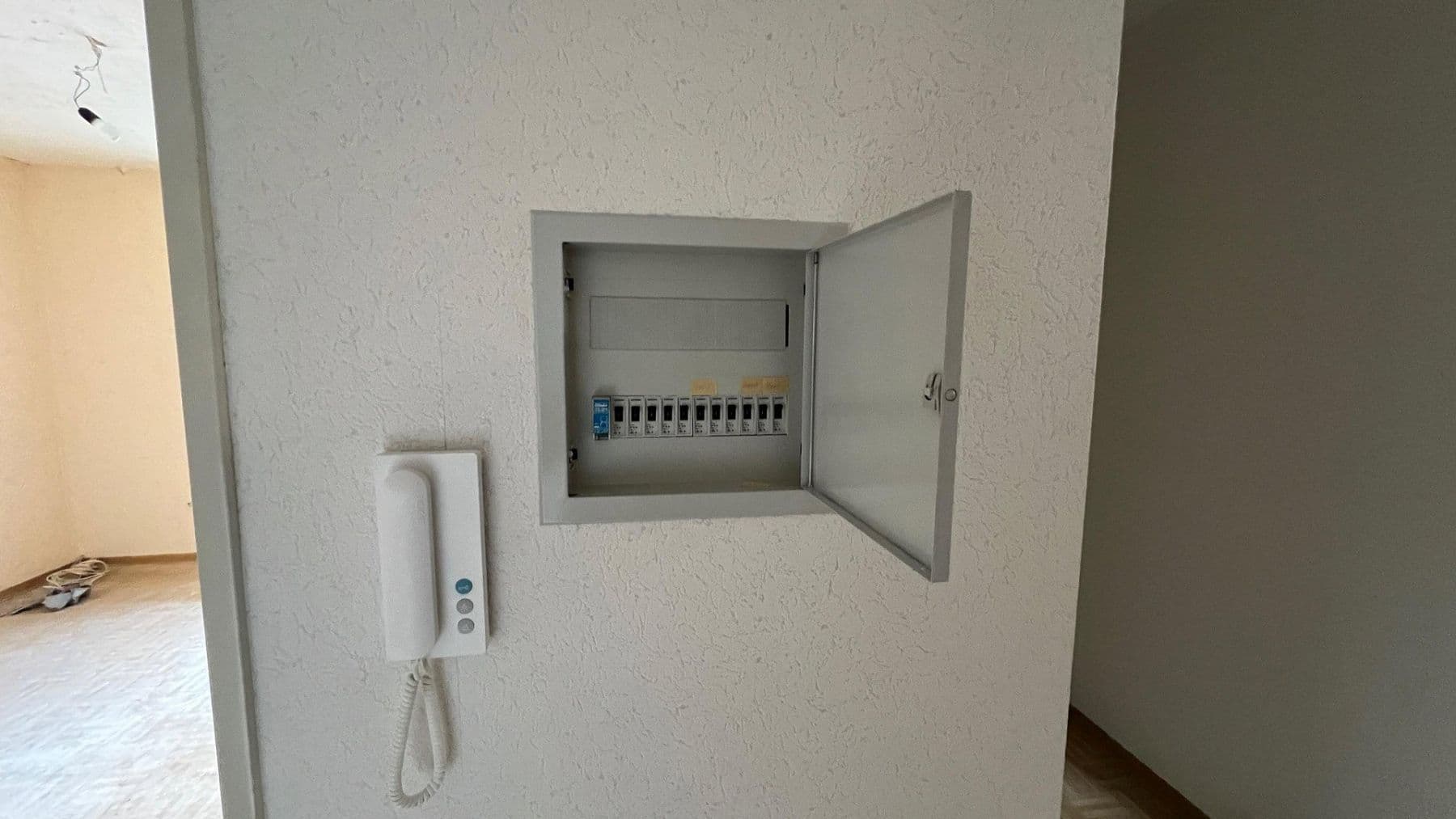 Prenájom bytu 3-izbový 102 m², Andernach, Porýnie-Falcko Prenájom bytu 3-izbový 102 m², Andernach, Porýnie-Falcko
