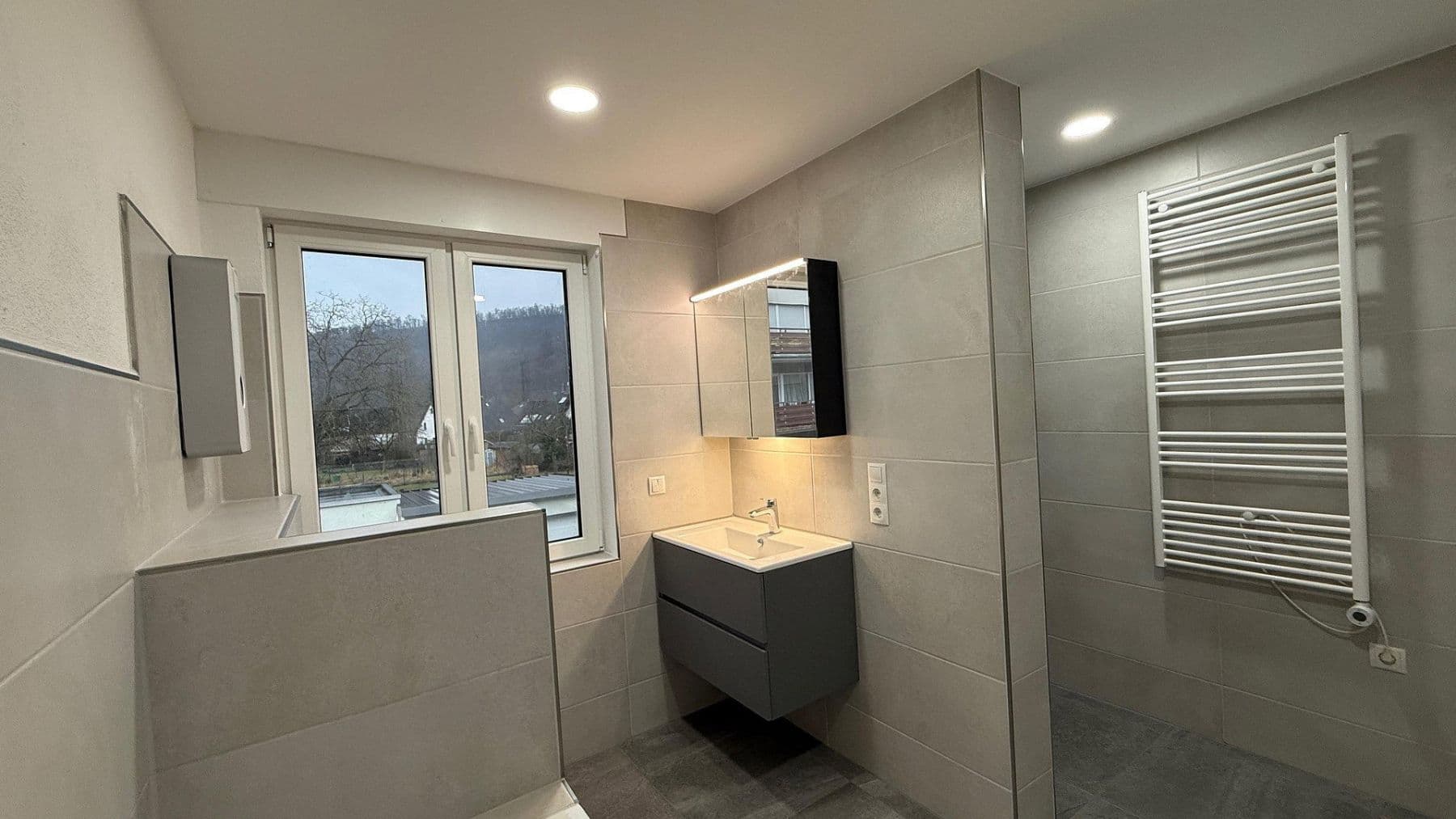 Prenájom bytu 3-izbový 102 m², Andernach, Porýnie-Falcko Prenájom bytu 3-izbový 102 m², Andernach, Porýnie-Falcko