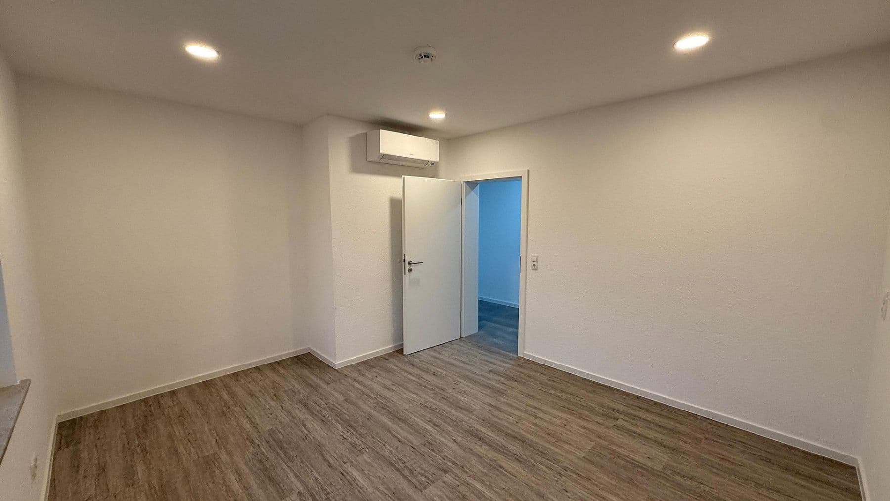 Prenájom bytu 3-izbový 102 m², Andernach, Porýnie-Falcko Prenájom bytu 3-izbový 102 m², Andernach, Porýnie-Falcko
