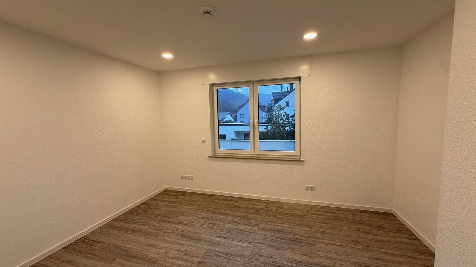 Prenájom bytu 3-izbový 102 m², Andernach, Porýnie-Falcko Prenájom bytu 3-izbový 102 m², Andernach, Porýnie-Falcko