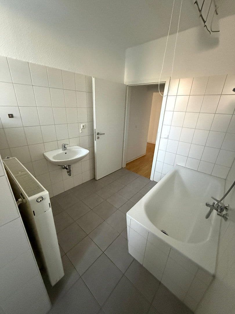 Prenájom bytu 2-izbový 62 m², Leonhardtstraße 32, Chemnitz, Sasko Prenájom bytu 2-izbový 62 m², Leonhardtstraße 32, Chemnitz, Sasko
