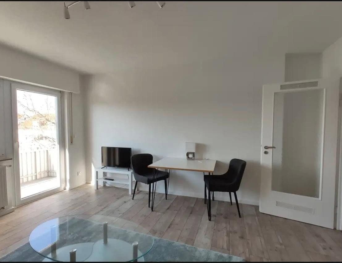 Prenájom bytu 1-izbový 32 m², Deidesheimer Straße 15, Stuttgart Weilimdorf, Bádensko-Wurttembersko Prenájom bytu 1-izbový 32 m², Deidesheimer Straße 15, Stuttgart Weilimdorf, Bádensko-Wurttembersko