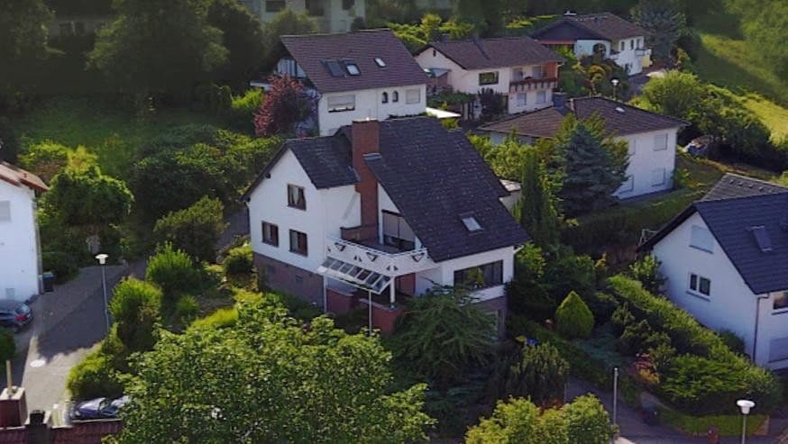 Predaj domu 300 m², pozemek 741 m², Laubenheim, Porýnie-Falcko Predaj domu 300 m², pozemek 741 m², Laubenheim, Porýnie-Falcko