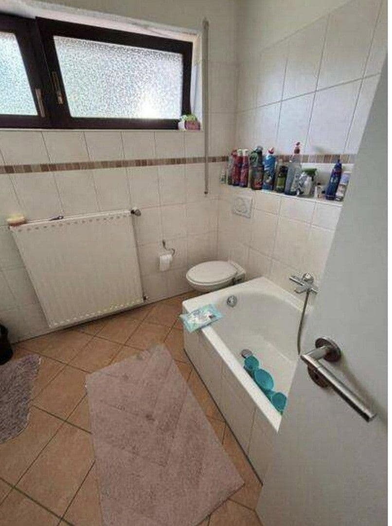 Predaj domu 300 m², pozemek 741 m², Laubenheim, Porýnie-Falcko Predaj domu 300 m², pozemek 741 m², Laubenheim, Porýnie-Falcko