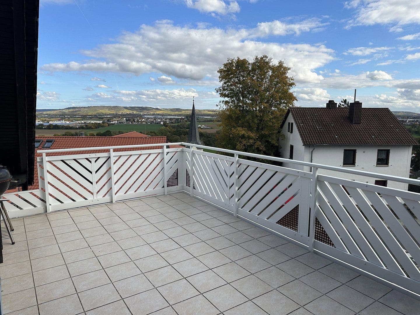 Predaj domu 300 m², pozemek 741 m², Laubenheim, Porýnie-Falcko Predaj domu 300 m², pozemek 741 m², Laubenheim, Porýnie-Falcko