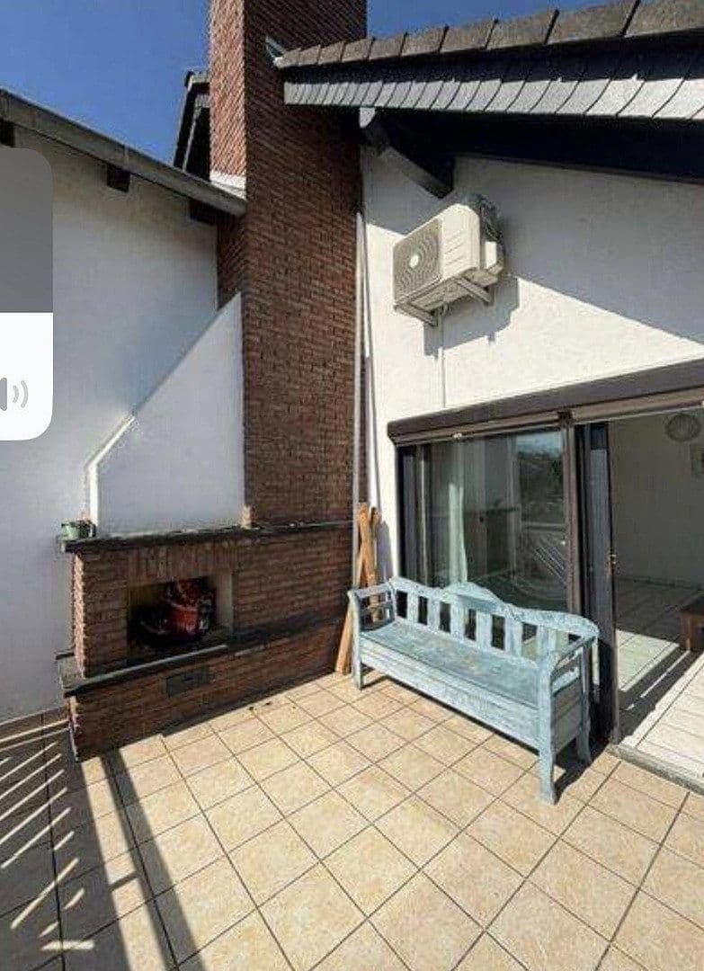 Predaj domu 300 m², pozemek 741 m², Laubenheim, Porýnie-Falcko Predaj domu 300 m², pozemek 741 m², Laubenheim, Porýnie-Falcko