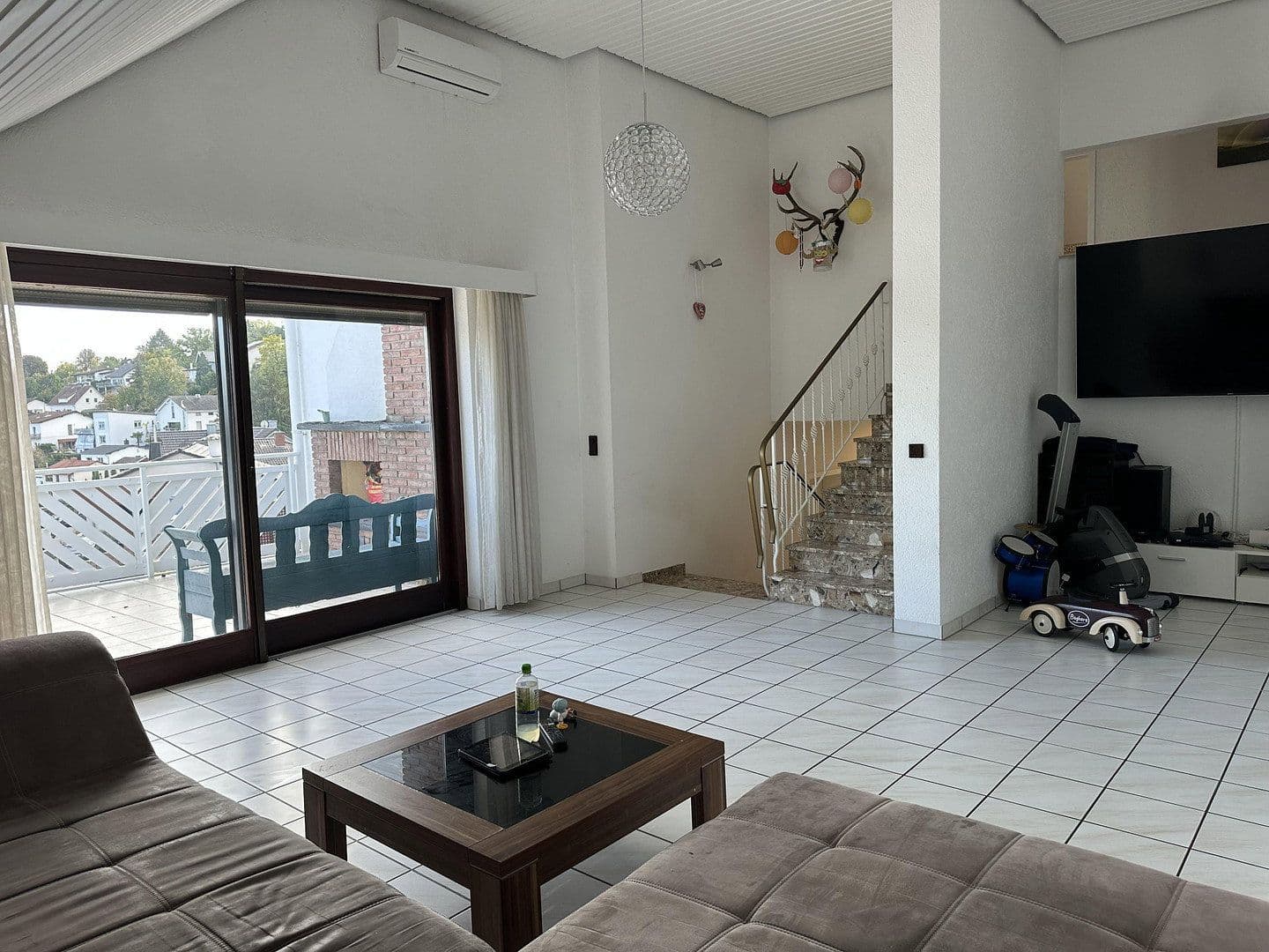 Predaj domu 300 m², pozemek 741 m², Laubenheim, Porýnie-Falcko Predaj domu 300 m², pozemek 741 m², Laubenheim, Porýnie-Falcko