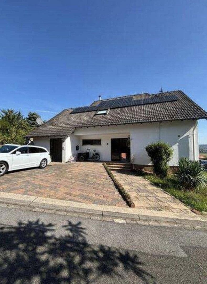 Predaj domu 300 m², pozemek 741 m², Laubenheim, Porýnie-Falcko Predaj domu 300 m², pozemek 741 m², Laubenheim, Porýnie-Falcko