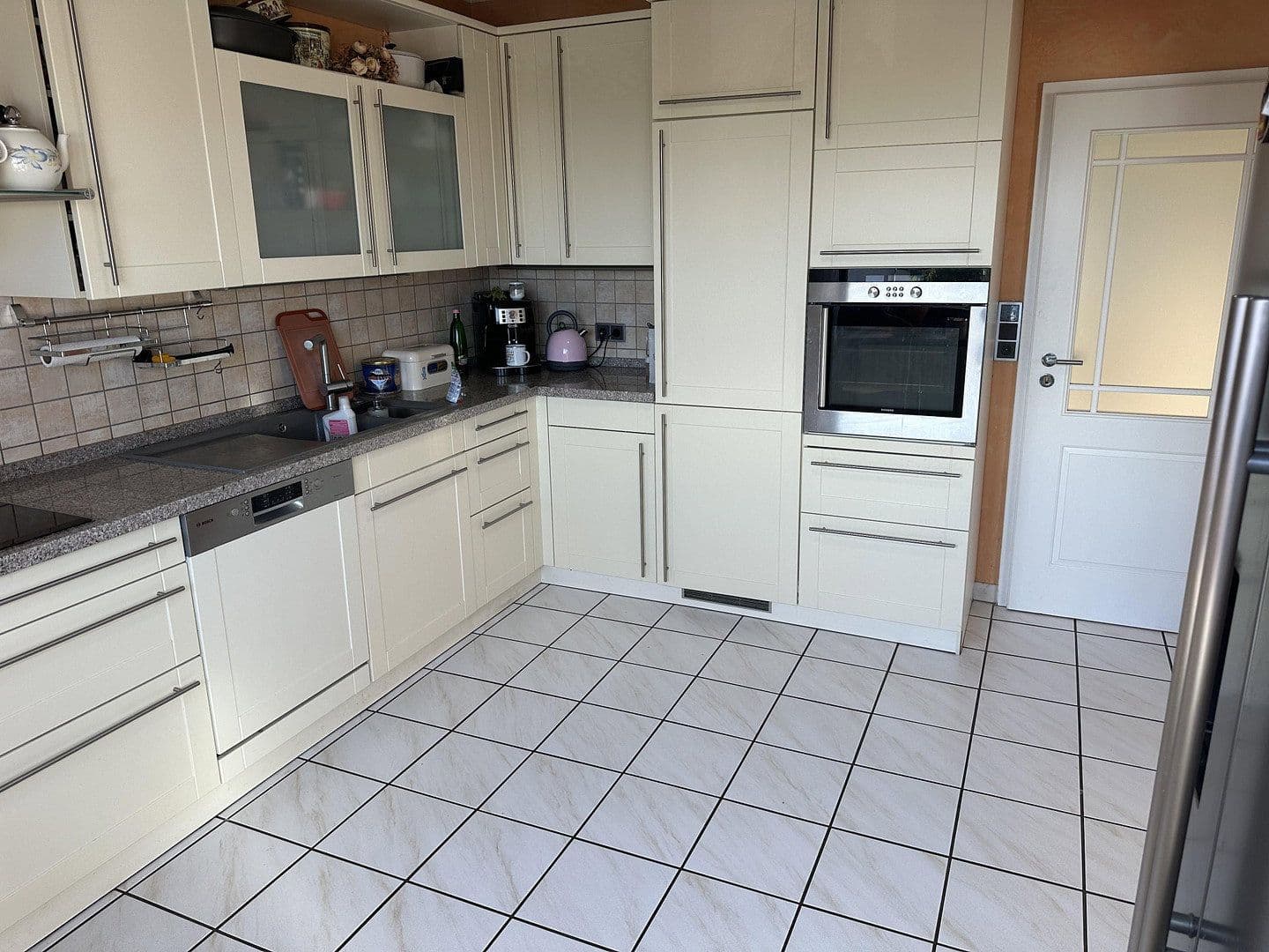 Predaj domu 300 m², pozemek 741 m², Laubenheim, Porýnie-Falcko Predaj domu 300 m², pozemek 741 m², Laubenheim, Porýnie-Falcko
