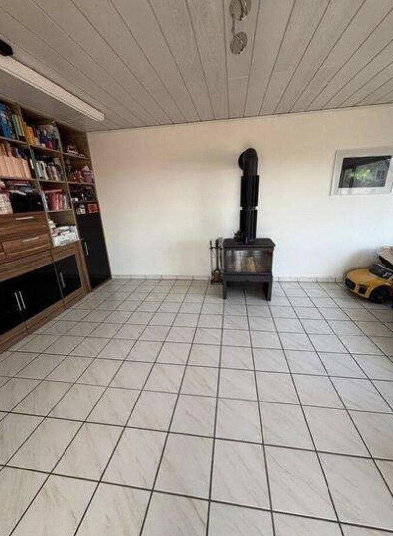 Predaj domu 300 m², pozemek 741 m², Laubenheim, Porýnie-Falcko Predaj domu 300 m², pozemek 741 m², Laubenheim, Porýnie-Falcko