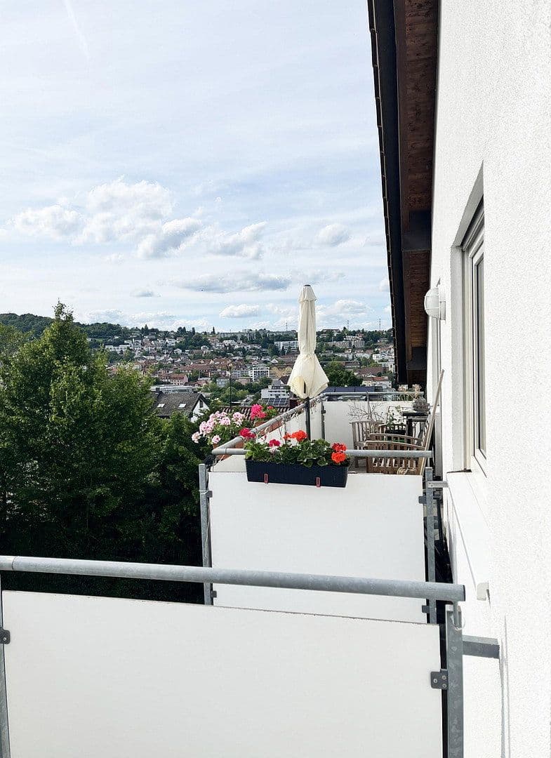 Prenájom bytu 3-izbový 103 m², Pforzheim, Bádensko-Wurttembersko Prenájom bytu 3-izbový 103 m², Pforzheim, Bádensko-Wurttembersko
