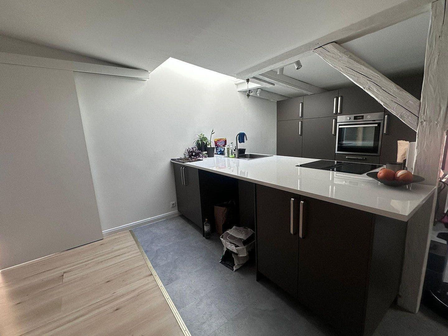 Prenájom bytu 3-izbový 130 m², Schlutuper Kirchstraße 3, LÜBECK, Šlezvicko-Holštajnsko Prenájom bytu 3-izbový 130 m², Schlutuper Kirchstraße 3, LÜBECK, Šlezvicko-Holštajnsko