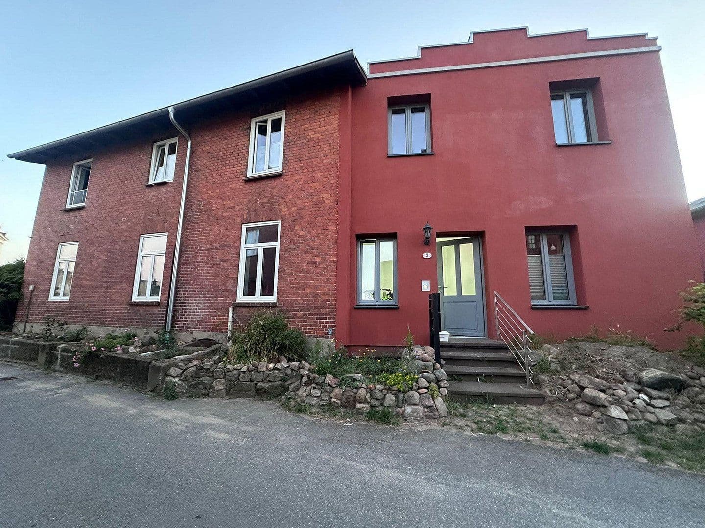 Prenájom bytu 3-izbový 130 m², Schlutuper Kirchstraße 3, LÜBECK, Šlezvicko-Holštajnsko Prenájom bytu 3-izbový 130 m², Schlutuper Kirchstraße 3, LÜBECK, Šlezvicko-Holštajnsko