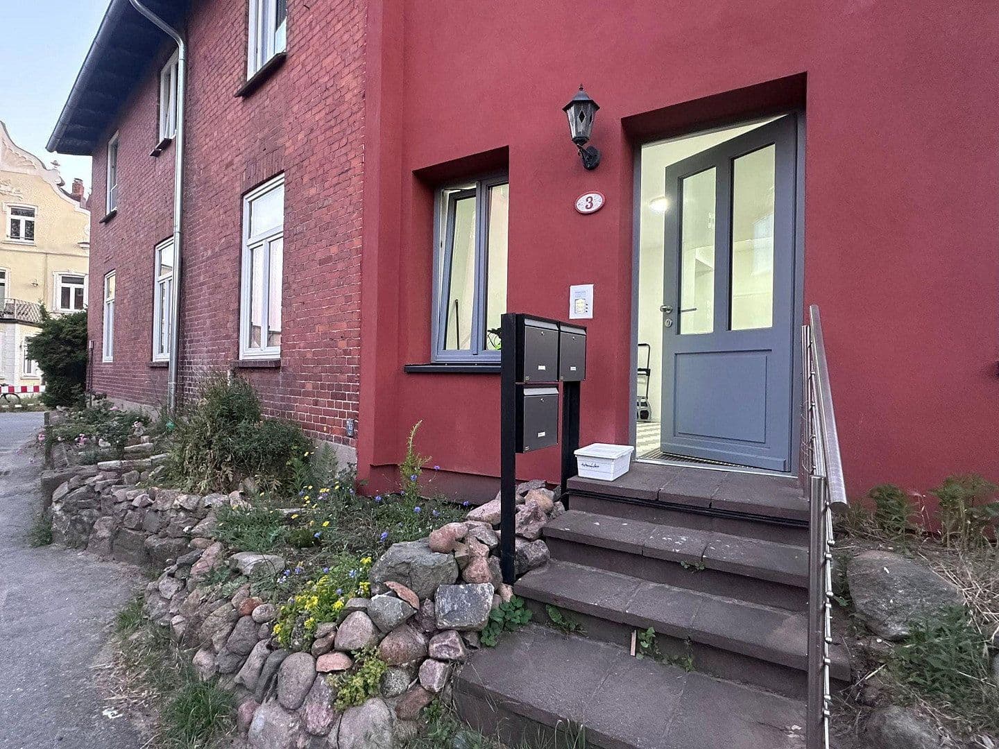Prenájom bytu 3-izbový 130 m², Schlutuper Kirchstraße 3, LÜBECK, Šlezvicko-Holštajnsko Prenájom bytu 3-izbový 130 m², Schlutuper Kirchstraße 3, LÜBECK, Šlezvicko-Holštajnsko