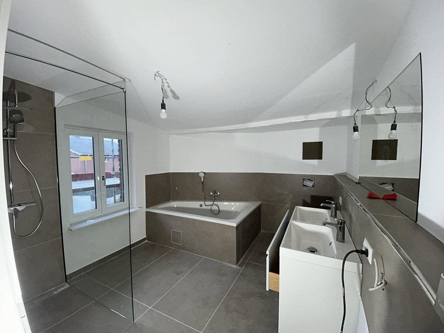 Prenájom bytu 3-izbový 130 m², Schlutuper Kirchstraße 3, LÜBECK, Šlezvicko-Holštajnsko Prenájom bytu 3-izbový 130 m², Schlutuper Kirchstraße 3, LÜBECK, Šlezvicko-Holštajnsko