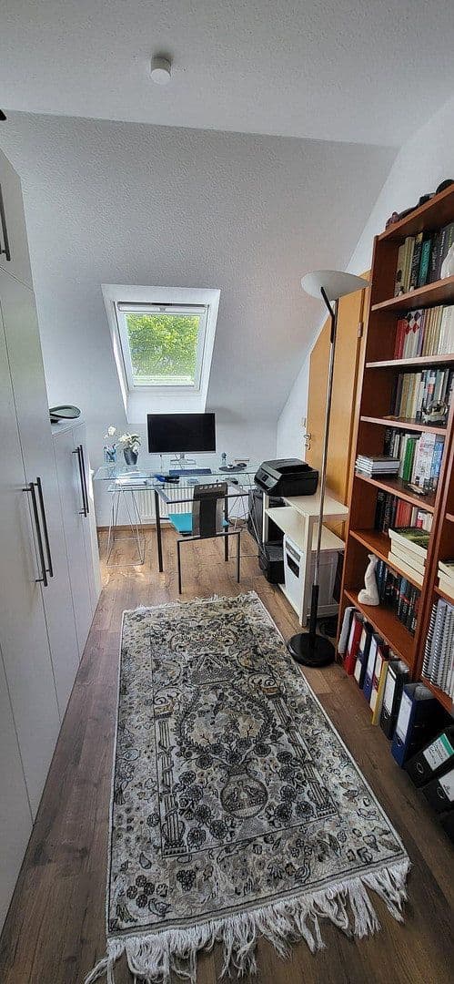 Prenájom bytu 3-izbový 140 m², Niedernhausen, Hesensko Prenájom bytu 3-izbový 140 m², Niedernhausen, Hesensko