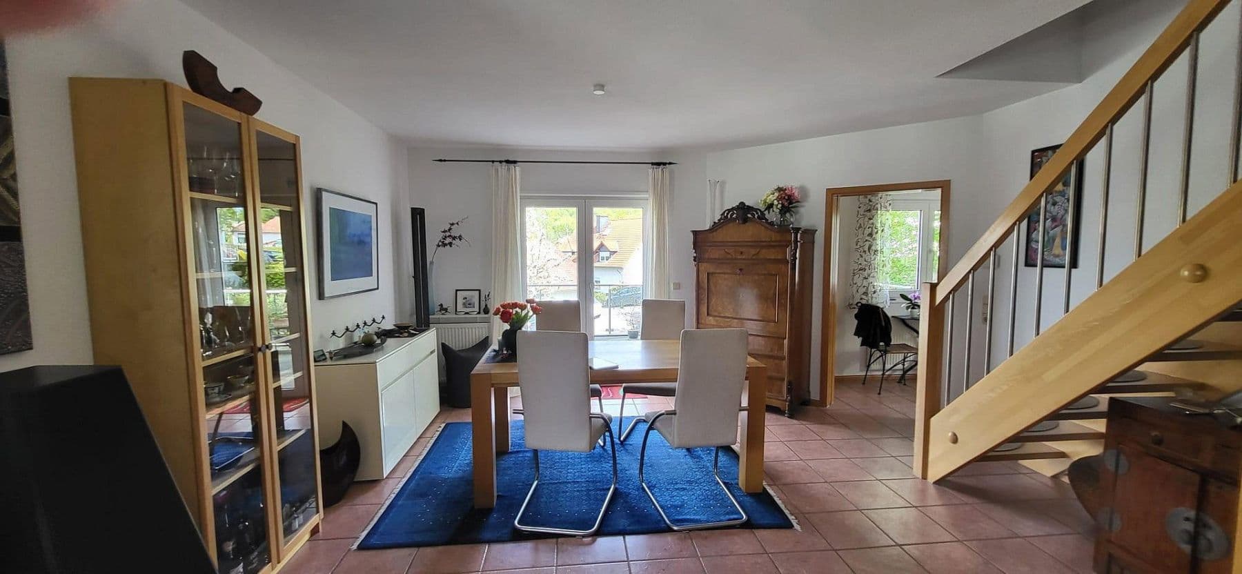 Prenájom bytu 3-izbový 140 m², Niedernhausen, Hesensko Prenájom bytu 3-izbový 140 m², Niedernhausen, Hesensko