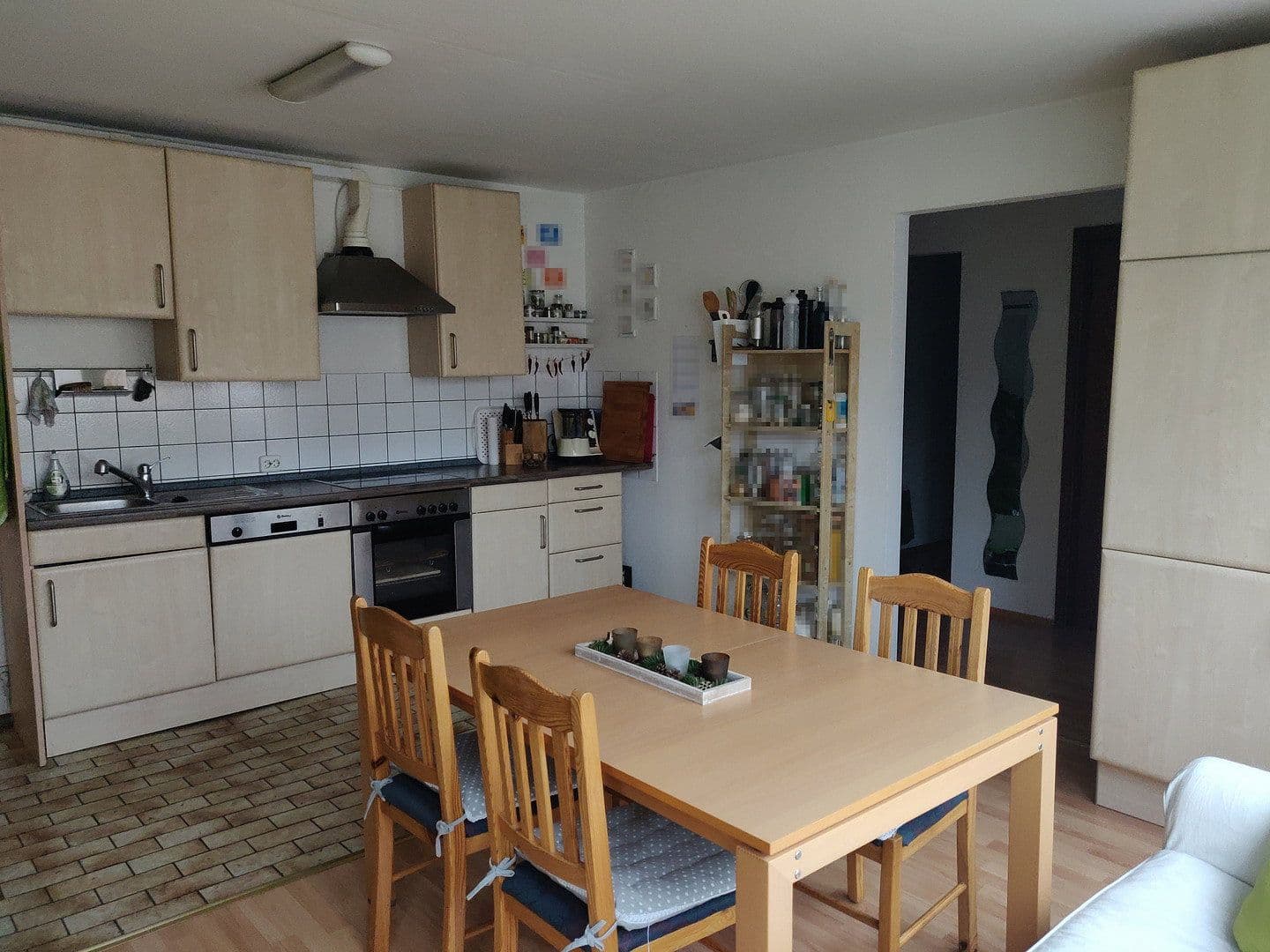 Prenájom bytu 3-izbový 97 m², Karlsruhe, Bádensko-Wurttembersko Prenájom bytu 3-izbový 97 m², Karlsruhe, Bádensko-Wurttembersko
