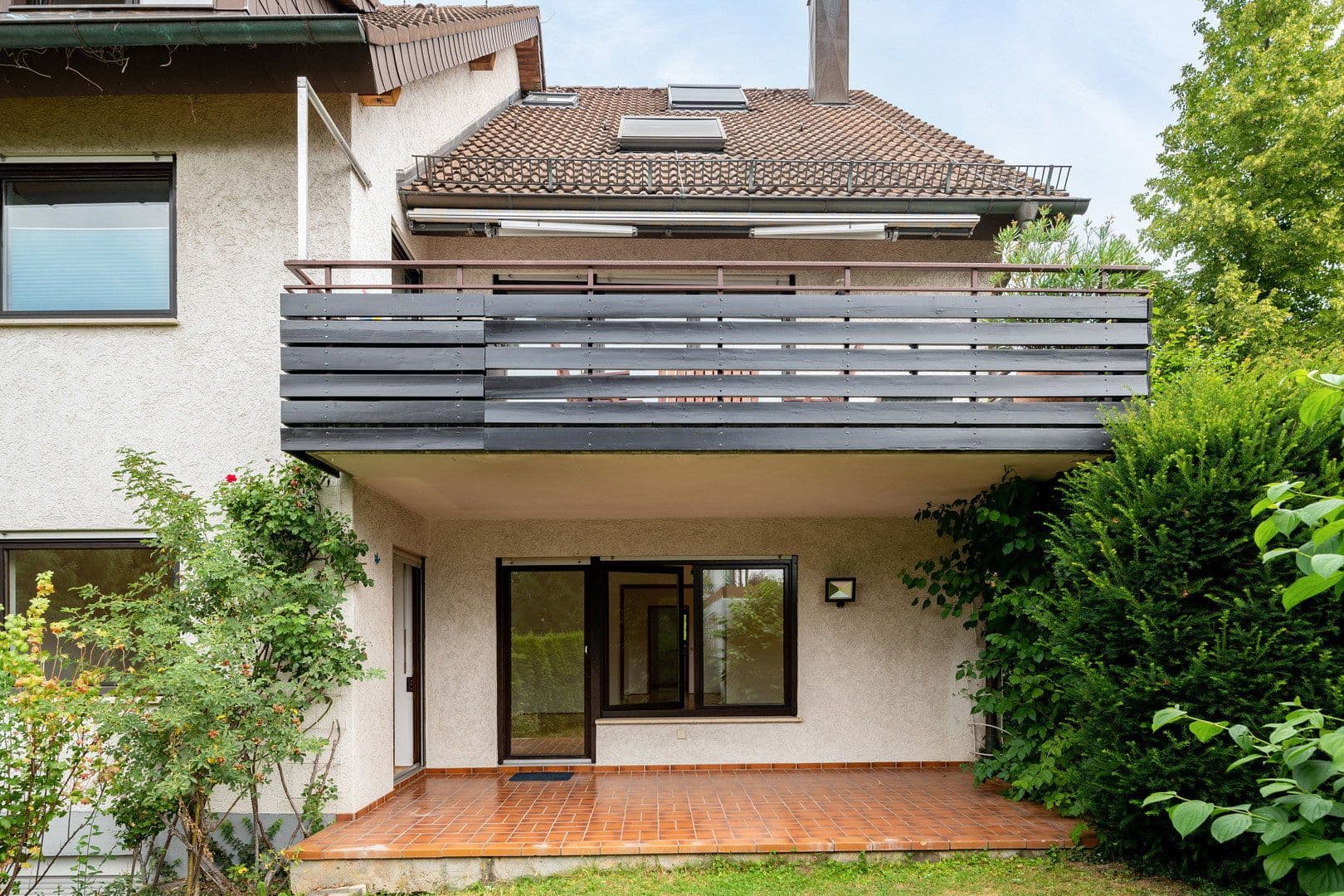 Prenájom bytu 4-izbový 132 m², Stuttgart, Bádensko-Wurttembersko Prenájom bytu 4-izbový 132 m², Stuttgart, Bádensko-Wurttembersko