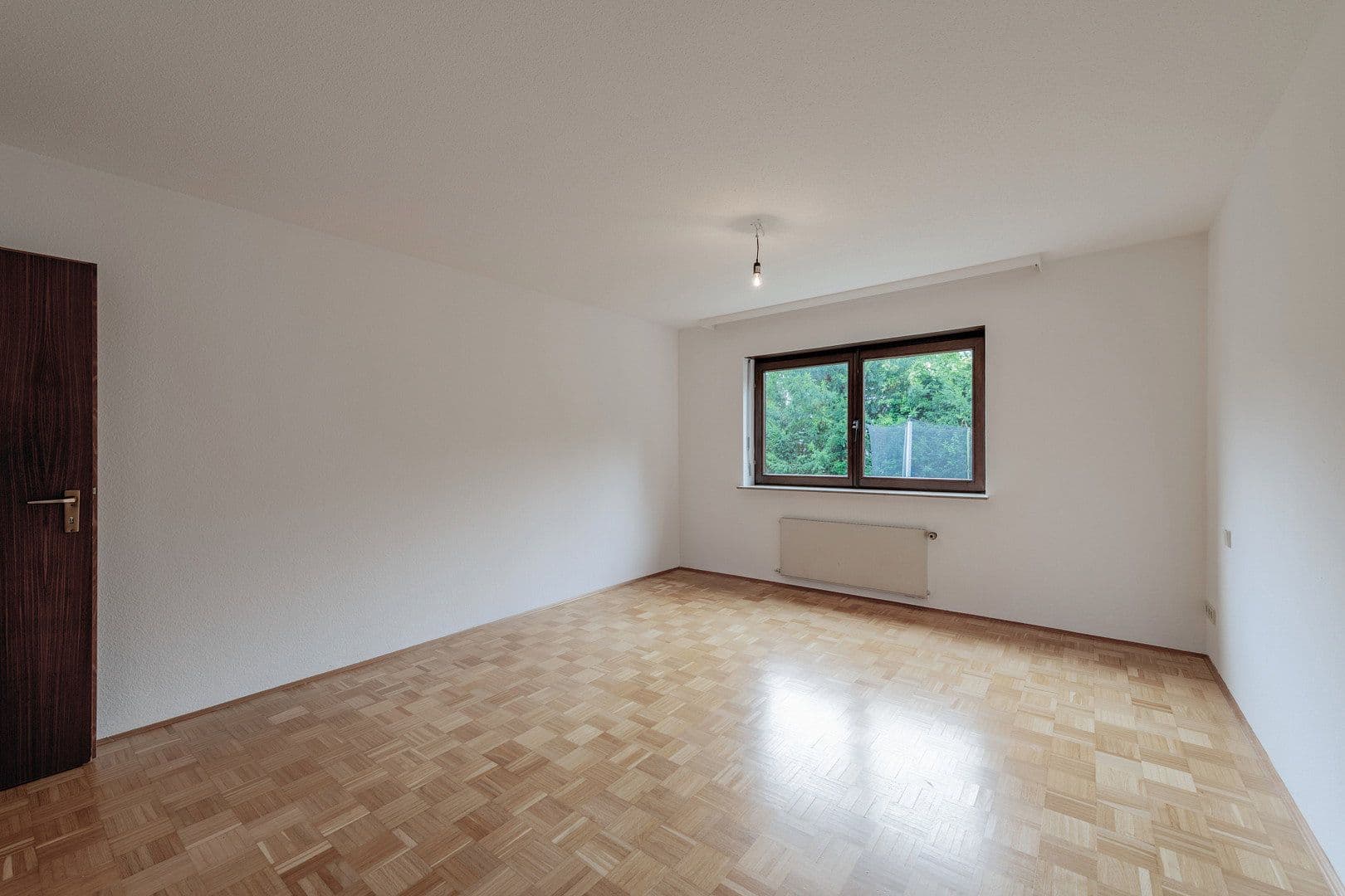 Prenájom bytu 4-izbový 132 m², Stuttgart, Bádensko-Wurttembersko Prenájom bytu 4-izbový 132 m², Stuttgart, Bádensko-Wurttembersko