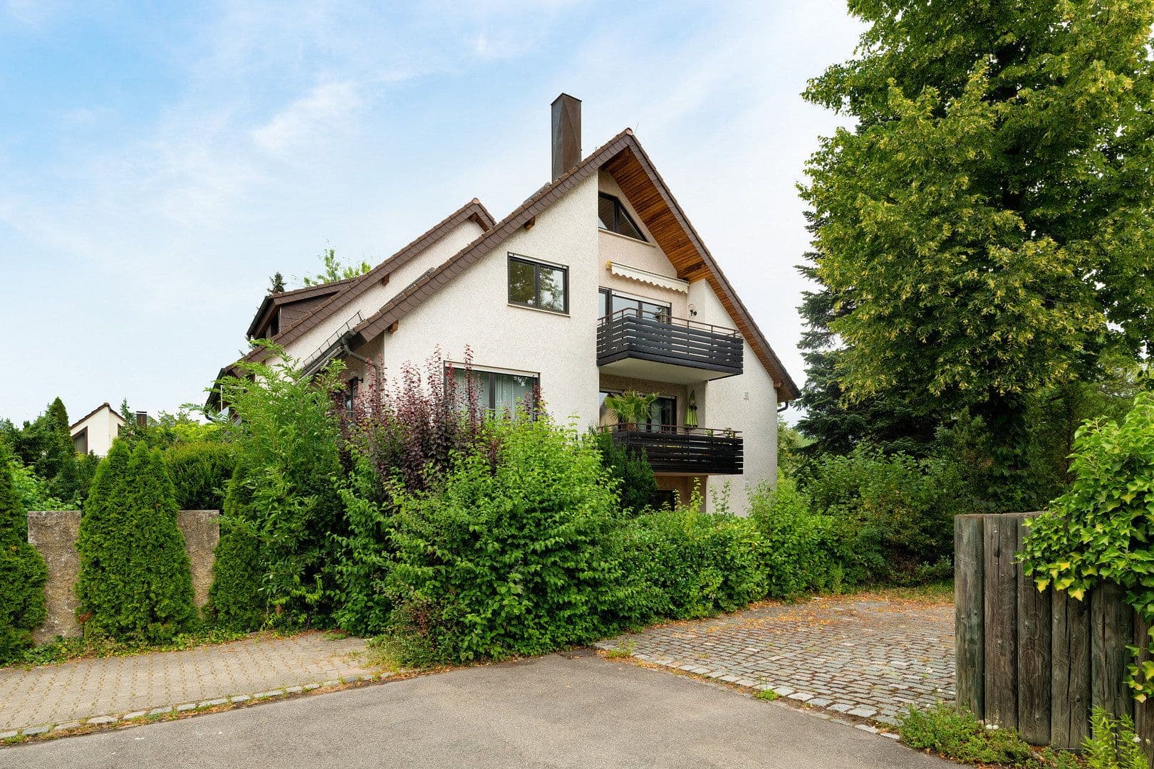 Prenájom bytu 4-izbový 132 m², Stuttgart, Bádensko-Wurttembersko Prenájom bytu 4-izbový 132 m², Stuttgart, Bádensko-Wurttembersko