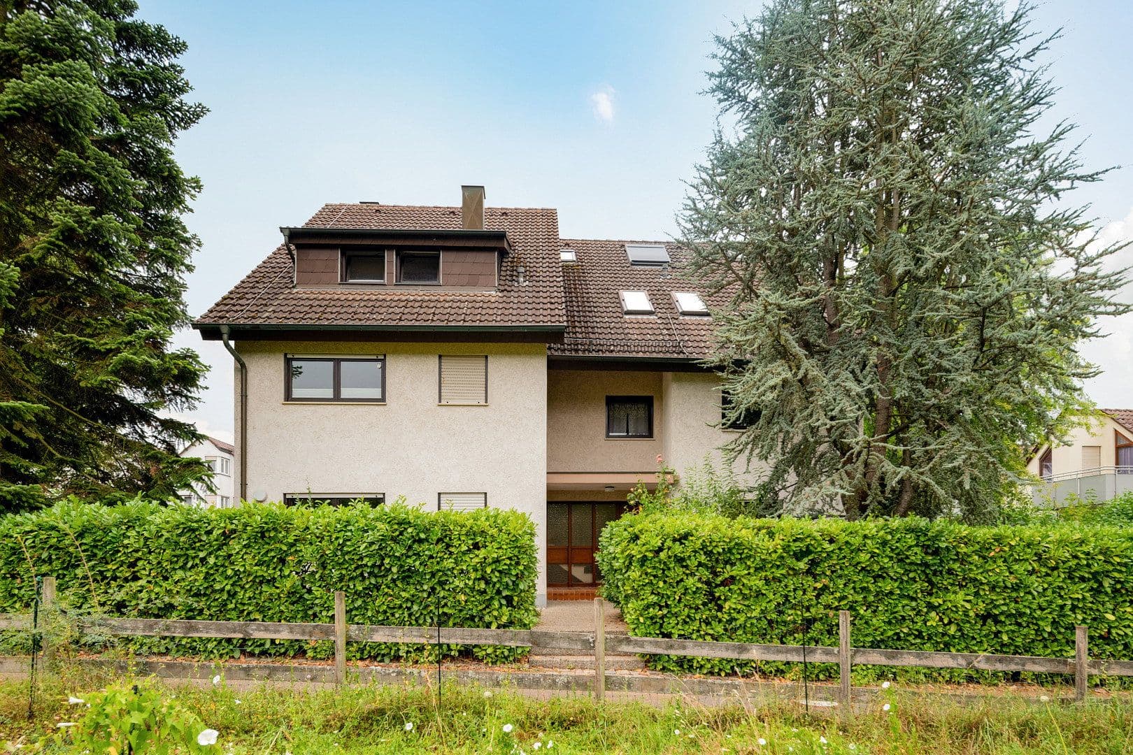 Prenájom bytu 4-izbový 132 m², Stuttgart, Bádensko-Wurttembersko Prenájom bytu 4-izbový 132 m², Stuttgart, Bádensko-Wurttembersko