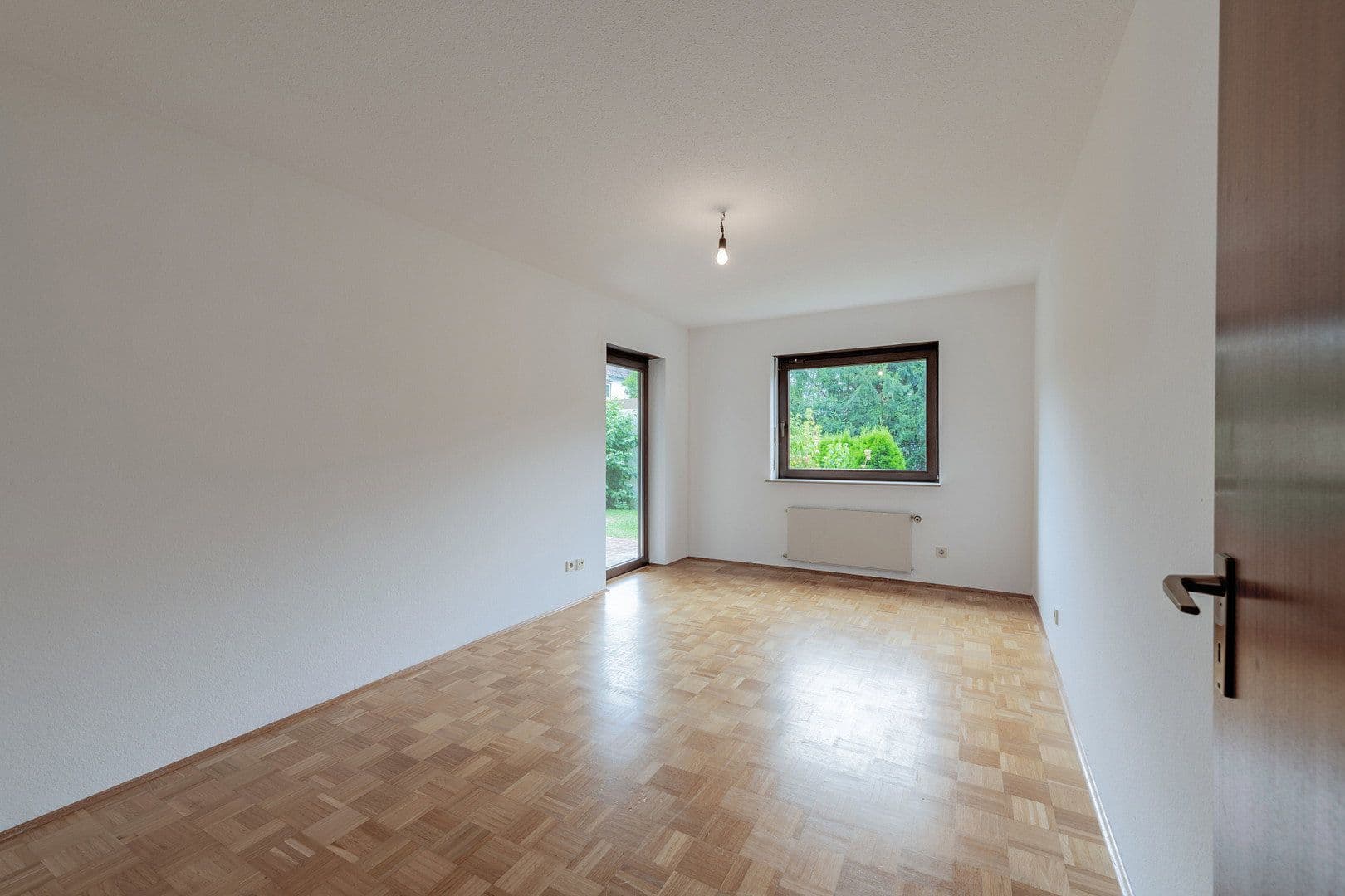 Prenájom bytu 4-izbový 132 m², Stuttgart, Bádensko-Wurttembersko Prenájom bytu 4-izbový 132 m², Stuttgart, Bádensko-Wurttembersko
