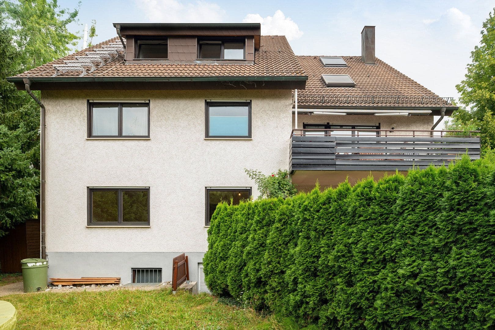 Prenájom bytu 4-izbový 132 m², Stuttgart, Bádensko-Wurttembersko Prenájom bytu 4-izbový 132 m², Stuttgart, Bádensko-Wurttembersko