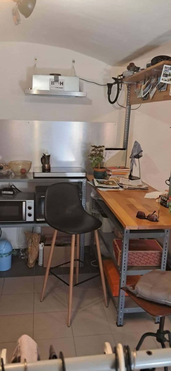 Prenájom bytu 1-izbový 28 m², Pod Žvahovem, Praha, Praha Prenájom bytu 1-izbový 28 m², Pod Žvahovem, Praha, Praha