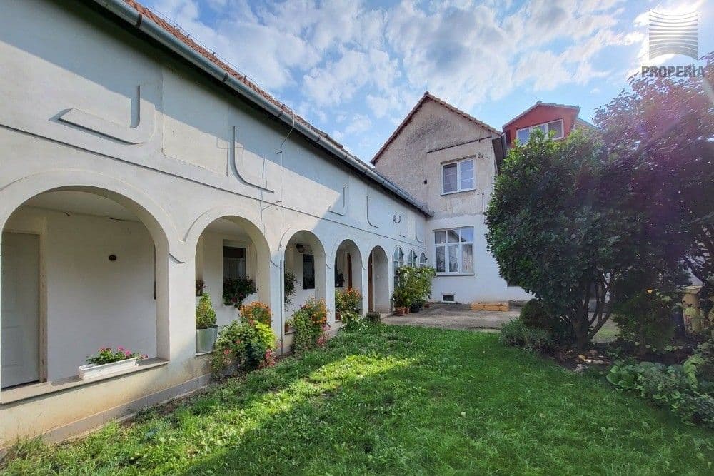 Predaj bytu 5-izbový 200 m², Měnín, Jihomoravský kraj Predaj bytu 5-izbový 200 m², Měnín, Jihomoravský kraj