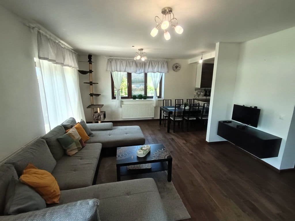 Prenájom bytu 190 m², Hrádecká, Liberec, Liberecký kraj Prenájom bytu 190 m², Hrádecká, Liberec, Liberecký kraj