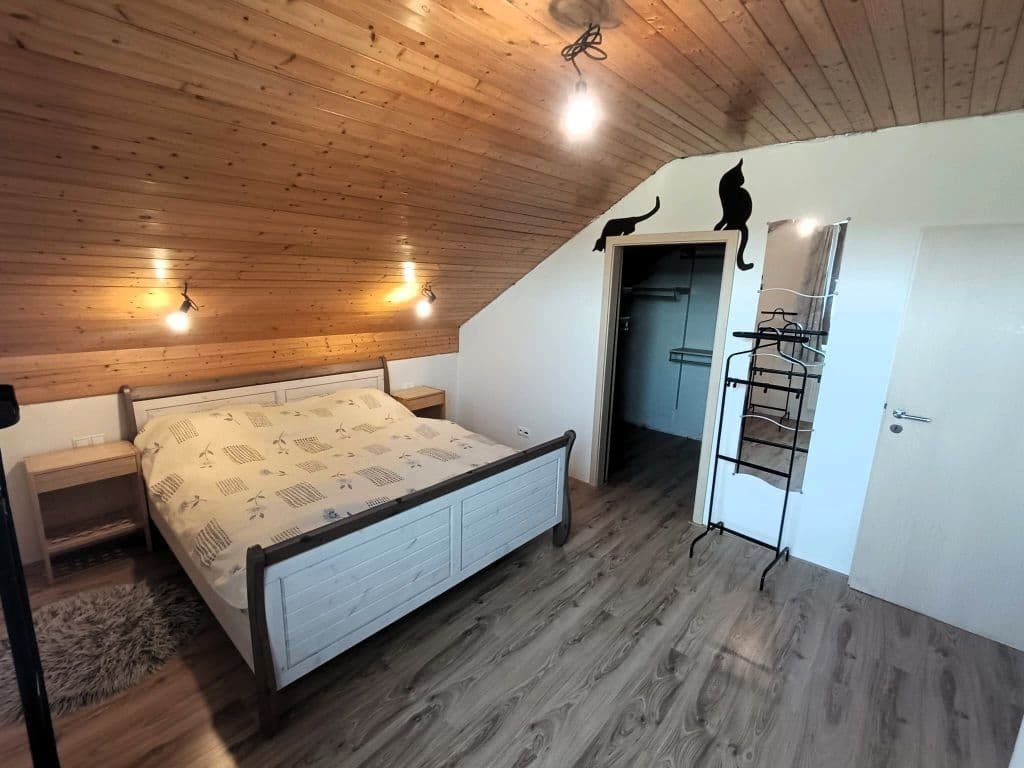 Prenájom bytu 190 m², Hrádecká, Liberec, Liberecký kraj Prenájom bytu 190 m², Hrádecká, Liberec, Liberecký kraj