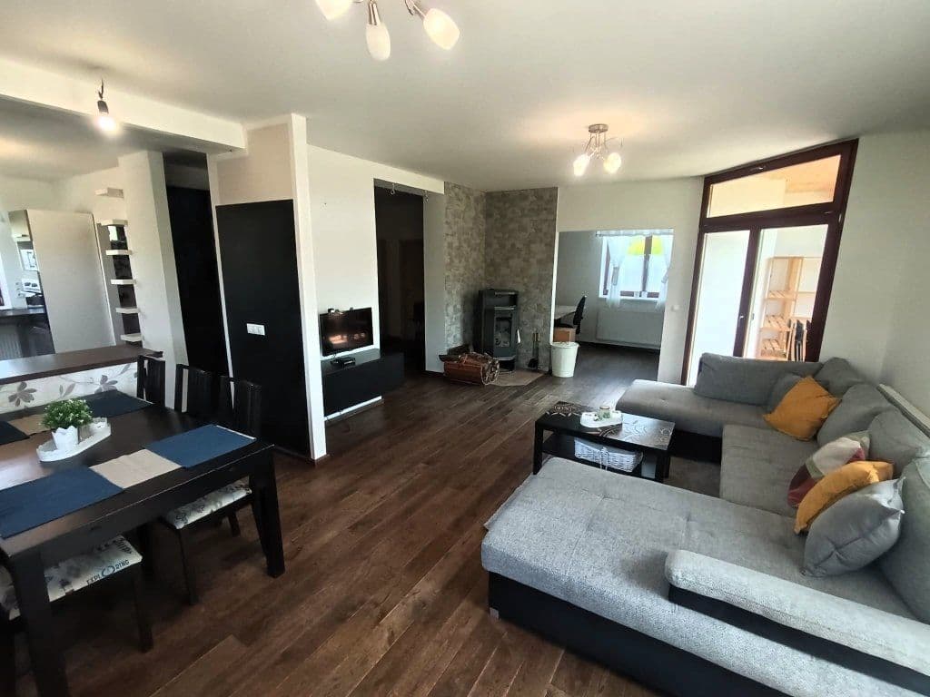 Prenájom bytu 190 m², Hrádecká, Liberec, Liberecký kraj Prenájom bytu 190 m², Hrádecká, Liberec, Liberecký kraj