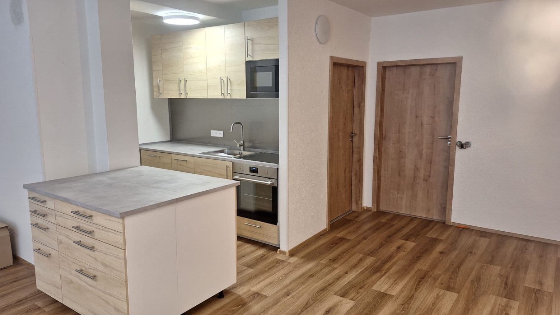 Prenájom bytu 3-izbový 77 m², Merhautova, Brno, Jihomoravský kraj Prenájom bytu 3-izbový 77 m², Merhautova, Brno, Jihomoravský kraj