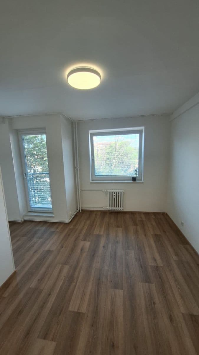 Prenájom bytu 3-izbový 77 m², Merhautova, Brno, Jihomoravský kraj Prenájom bytu 3-izbový 77 m², Merhautova, Brno, Jihomoravský kraj