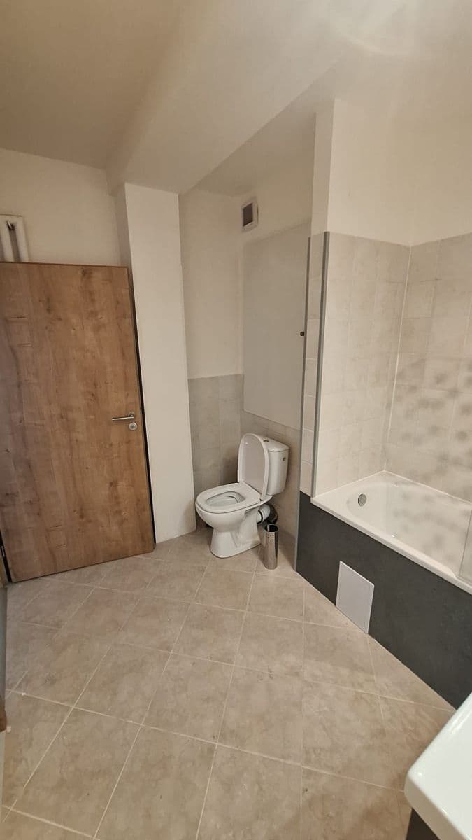 Prenájom bytu 3-izbový 77 m², Merhautova, Brno, Jihomoravský kraj Prenájom bytu 3-izbový 77 m², Merhautova, Brno, Jihomoravský kraj