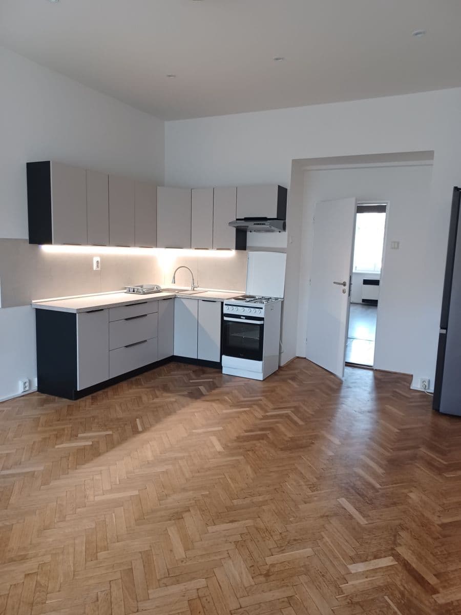 Prenájom bytu 2-izbový 48 m², Korunní, Praha, Praha Prenájom bytu 2-izbový 48 m², Korunní, Praha, Praha