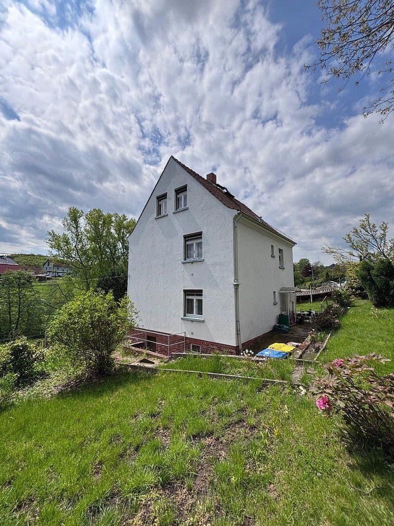Predaj domu 100 m², pozemek 1.400 m², Braunsdorfer Straße 28, Freital, Sasko Predaj domu 100 m², pozemek 1.400 m², Braunsdorfer Straße 28, Freital, Sasko
