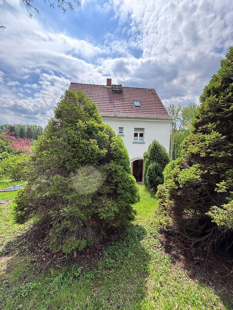 Predaj domu 100 m², pozemek 1.400 m², Braunsdorfer Straße 28, Freital, Sasko Predaj domu 100 m², pozemek 1.400 m², Braunsdorfer Straße 28, Freital, Sasko
