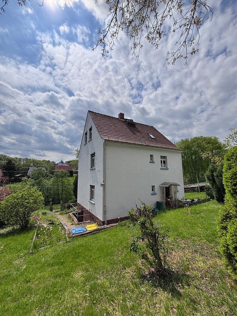 Predaj domu 100 m², pozemek 1.400 m², Braunsdorfer Straße 28, Freital, Sasko Predaj domu 100 m², pozemek 1.400 m², Braunsdorfer Straße 28, Freital, Sasko