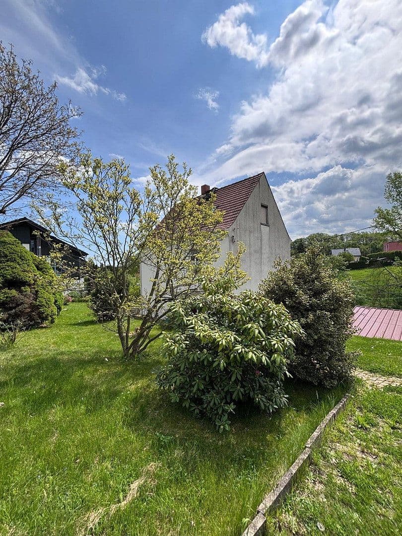 Predaj domu 100 m², pozemek 1.400 m², Braunsdorfer Straße 28, Freital, Sasko Predaj domu 100 m², pozemek 1.400 m², Braunsdorfer Straße 28, Freital, Sasko