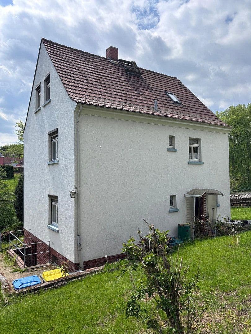Predaj domu 100 m², pozemek 1.400 m², Braunsdorfer Straße 28, Freital, Sasko Predaj domu 100 m², pozemek 1.400 m², Braunsdorfer Straße 28, Freital, Sasko