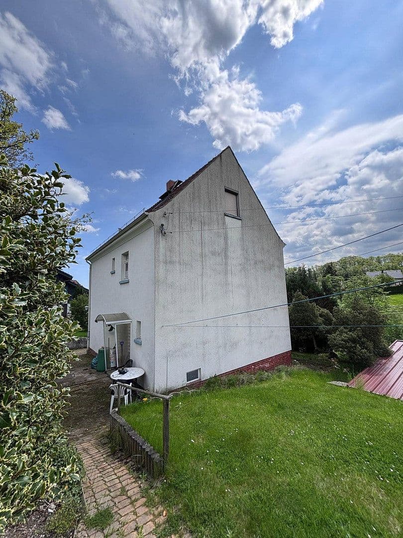 Predaj domu 100 m², pozemek 1.400 m², Braunsdorfer Straße 28, Freital, Sasko Predaj domu 100 m², pozemek 1.400 m², Braunsdorfer Straße 28, Freital, Sasko