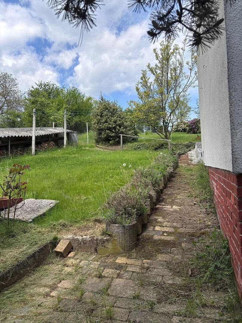 Predaj domu 100 m², pozemek 1.400 m², Braunsdorfer Straße 28, Freital, Sasko Predaj domu 100 m², pozemek 1.400 m², Braunsdorfer Straße 28, Freital, Sasko