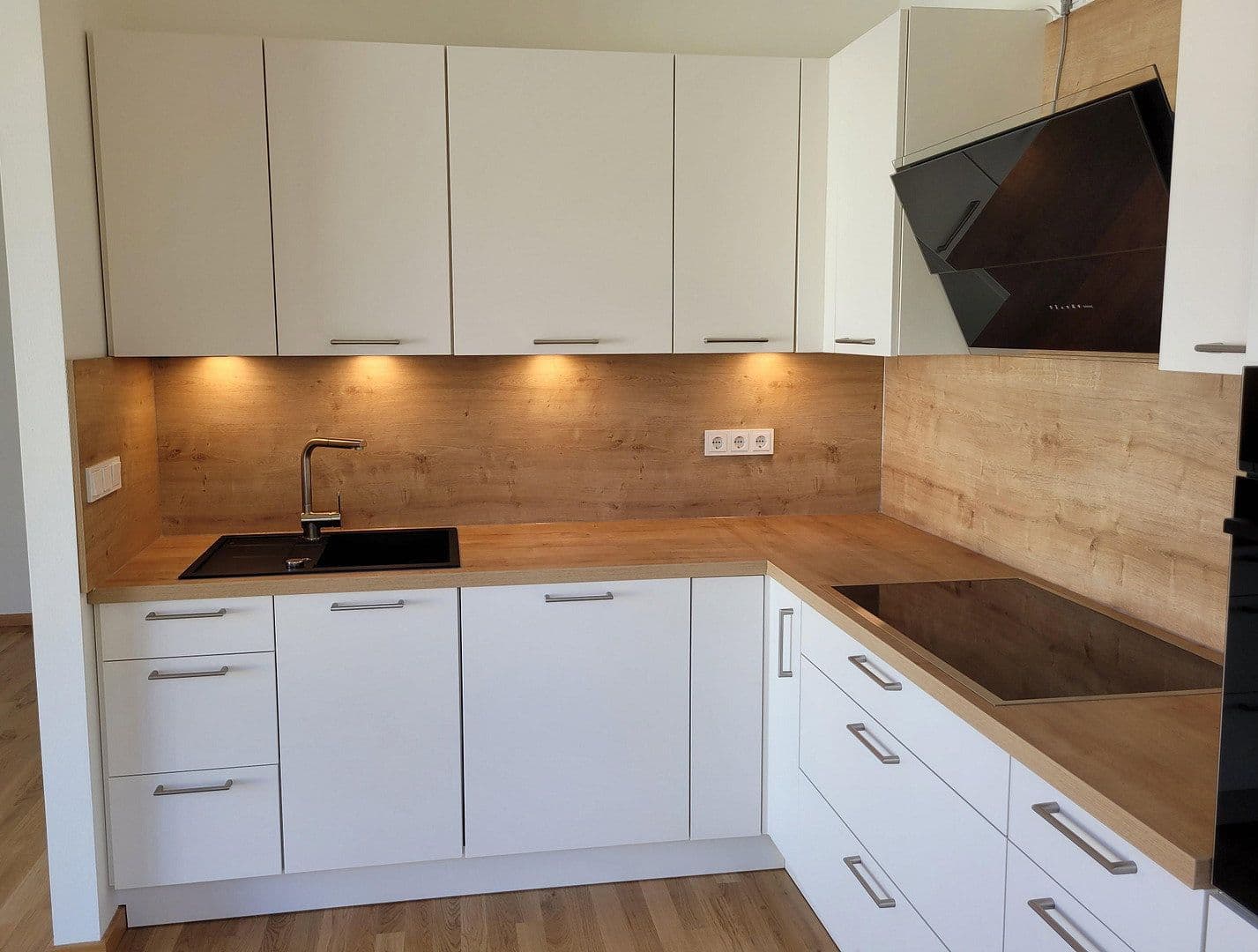 Prenájom bytu 2-izbový 81 m², Hafenstraße 8A, Markkleeberg, Sasko Prenájom bytu 2-izbový 81 m², Hafenstraße 8A, Markkleeberg, Sasko