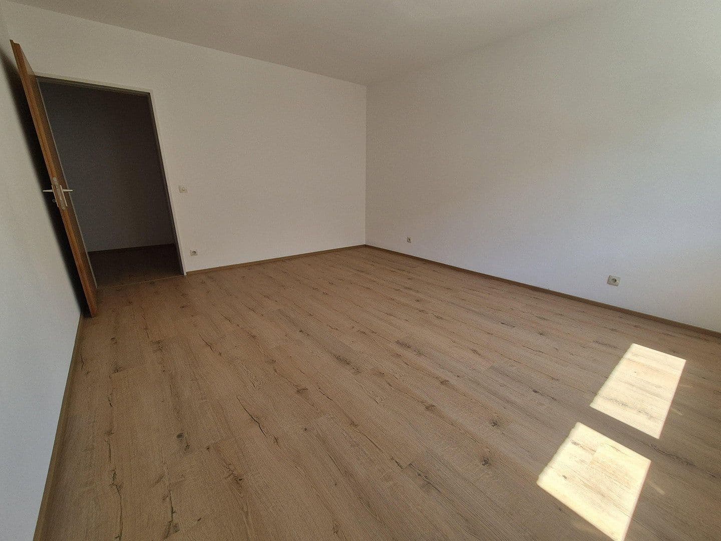 Prenájom bytu 2-izbový 74 m², Hörwarthstr. 18, München, Bavorsko Prenájom bytu 2-izbový 74 m², Hörwarthstr. 18, München, Bavorsko