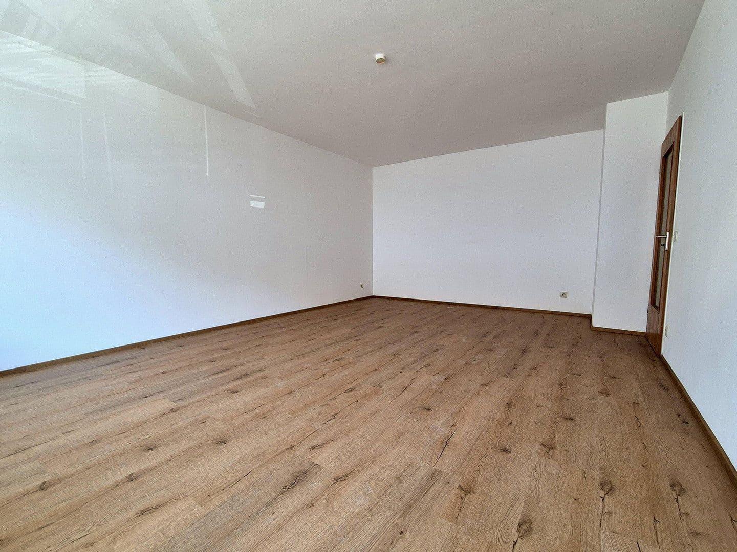 Prenájom bytu 2-izbový 74 m², Hörwarthstr. 18, München, Bavorsko Prenájom bytu 2-izbový 74 m², Hörwarthstr. 18, München, Bavorsko